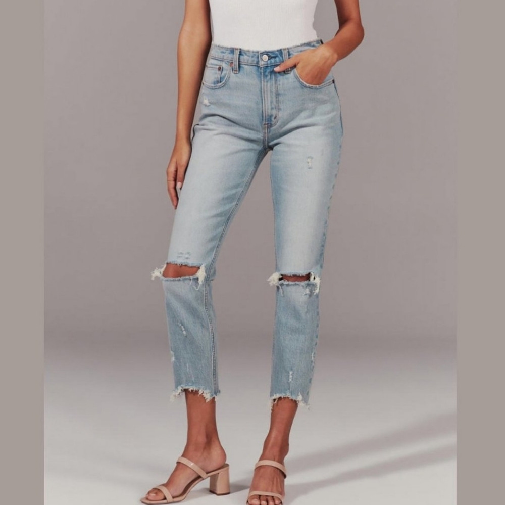 Abercrombie and Fitch High-rise Deconstructed Mom Jeans Light Wash Size 30 R